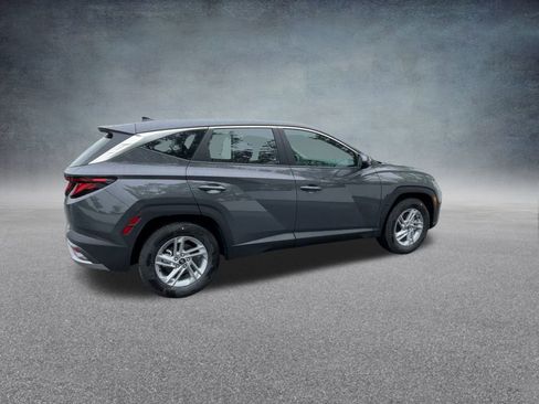 Certified 2025 Hyundai Tucson SE image 24