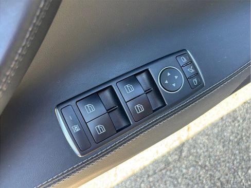 Used 2020 Tesla Model S Performance image 23