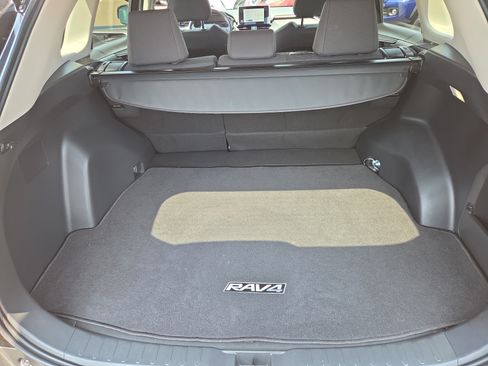Certified 2024 Toyota RAV4 LE AWD/4WD image 33