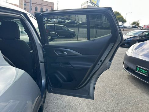 Used 2025 Chevrolet Equinox EV LT FWD image 36