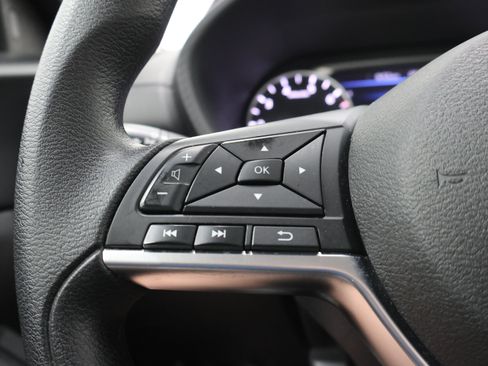 Used 2024 Nissan Sentra SV FWD image 15