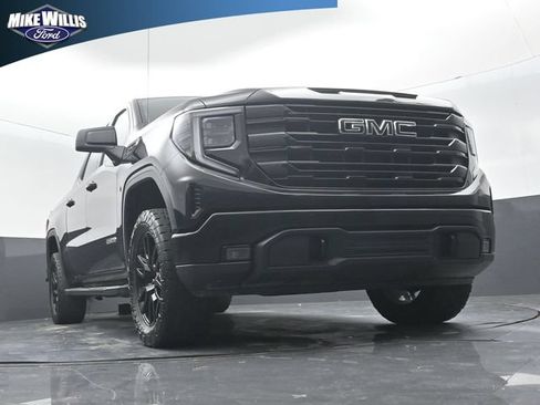 Used 2024 GMC Sierra 1500 Elevation w/ LPO, Elevation Black Package AWD/4WD image 18