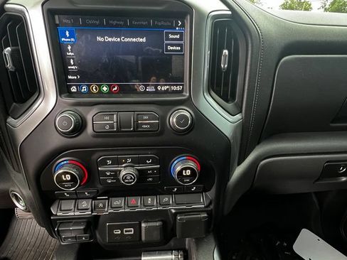 Used 2020 Chevrolet Silverado 1500 RST AWD/4WD image 17