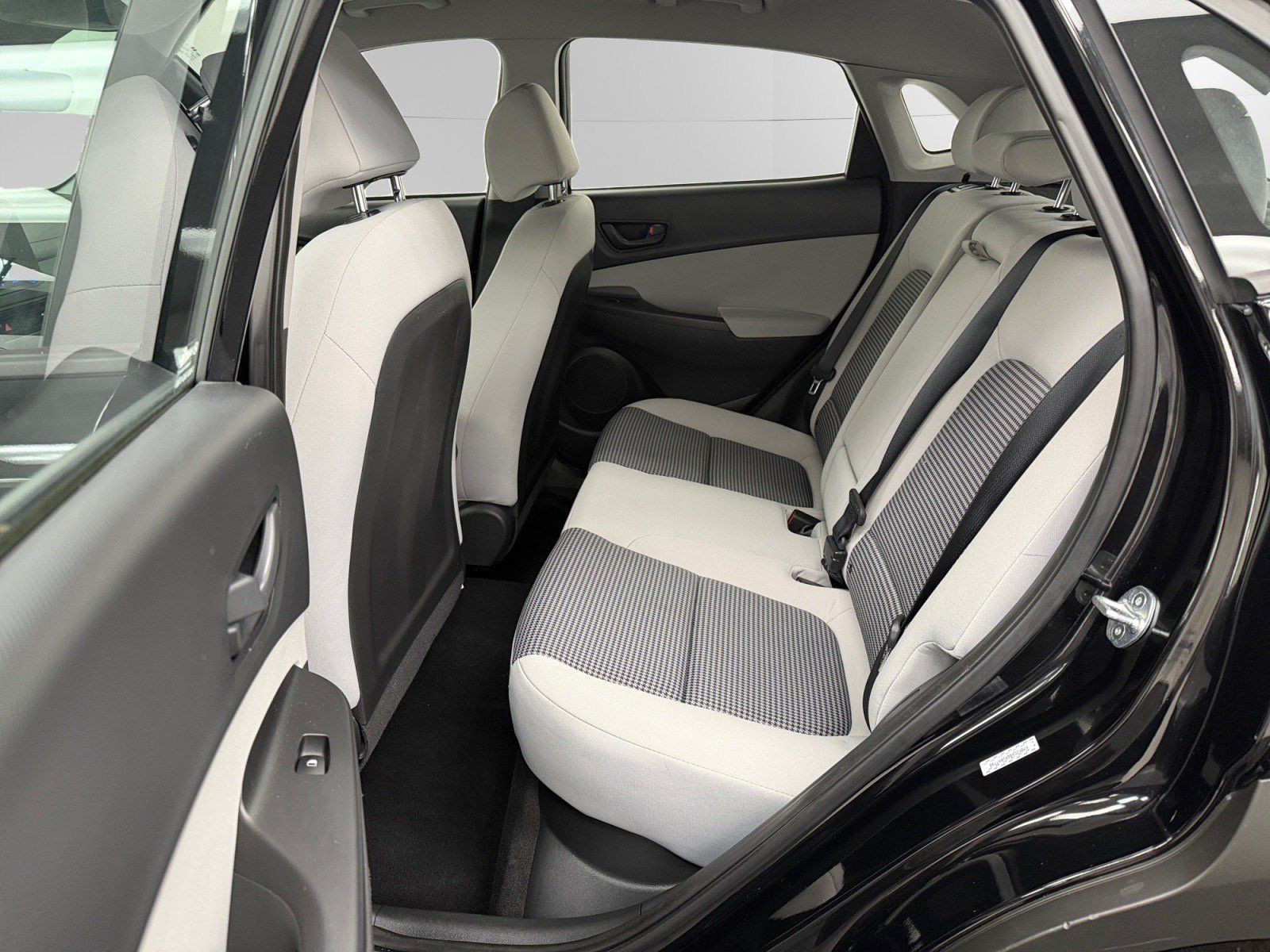 Used 2023 Hyundai Kona SE w/ Cargo Package AWD/4WD image 13