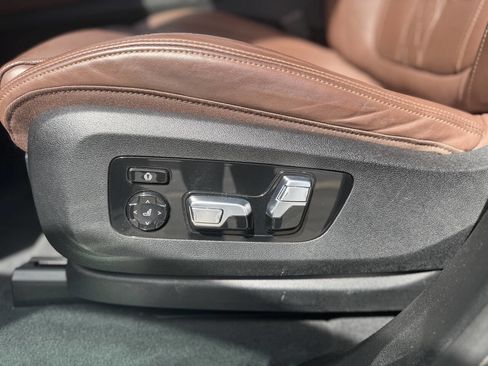 Used 2019 BMW X5 xDrive50i w/ Luxury Seating Package AWD/4WD image 10