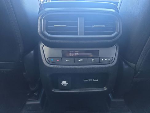 Used 2023 Honda Pilot TrailSport image 29