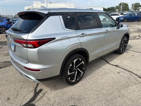 Used 2023 Mitsubishi Outlander SE AWD/4WD image 6