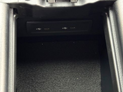 Used 2021 Mercedes-Benz E 350 Sedan w/ Premium Package image 34