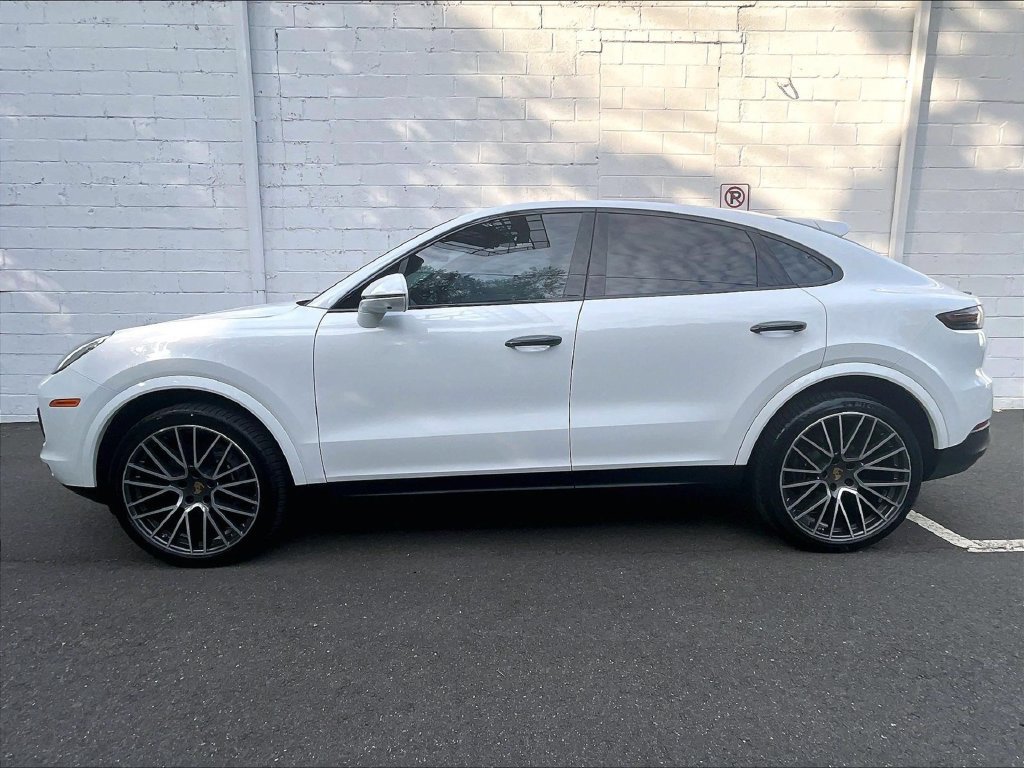 Certified 2023 Porsche Cayenne Coupe AWD/4WD image 2