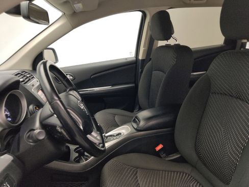 Used 2020 Dodge Journey SE w/ SE Popular Equipment Group FWD image 17