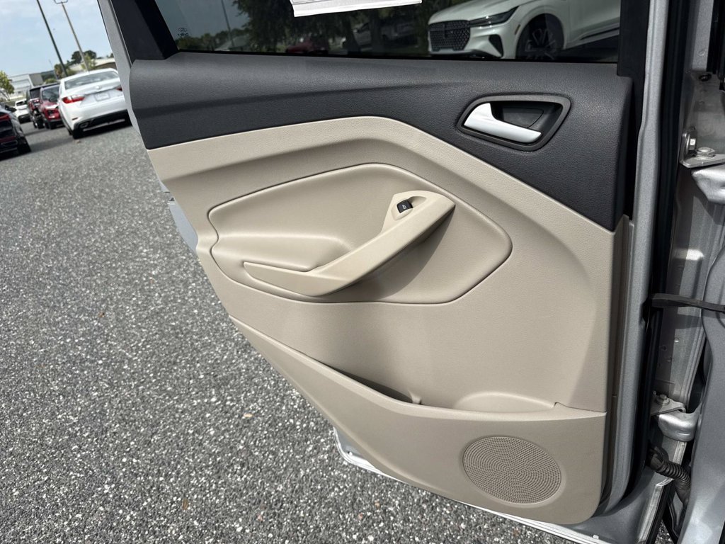 Used 2018 Ford Escape SEL w/ Ford Safe & Smart Package FWD image 13