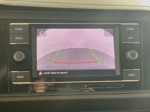 Used 2023 Volkswagen Jetta SE FWD image 22