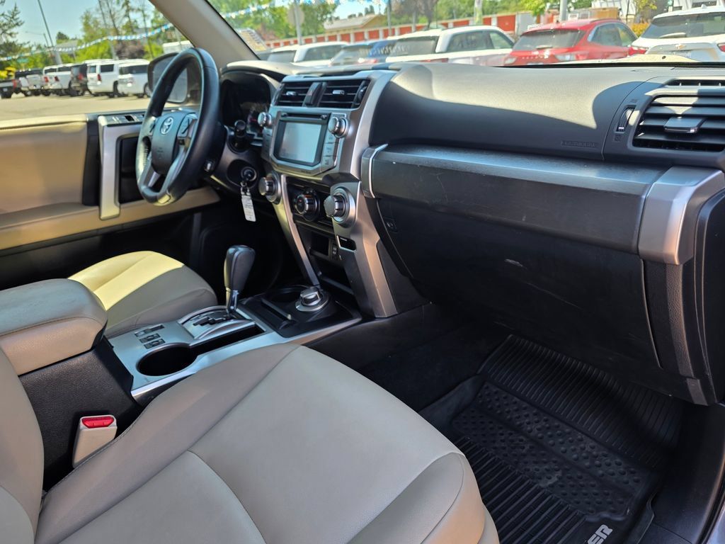 Used 2019 Toyota 4Runner SR5 Premium AWD/4WD image 27