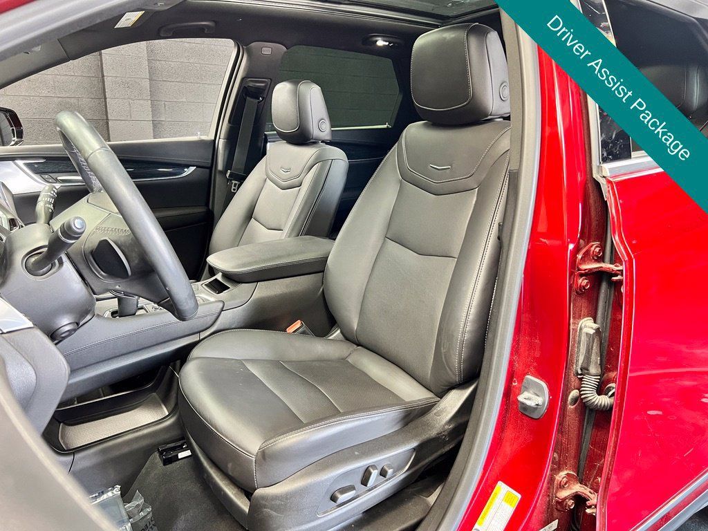 Used 2024 Cadillac XT5 Premium Luxury w/ Technology Package AWD/4WD image 7