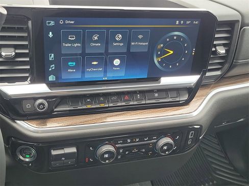 Used 2025 Chevrolet Silverado 1500 LT image 8