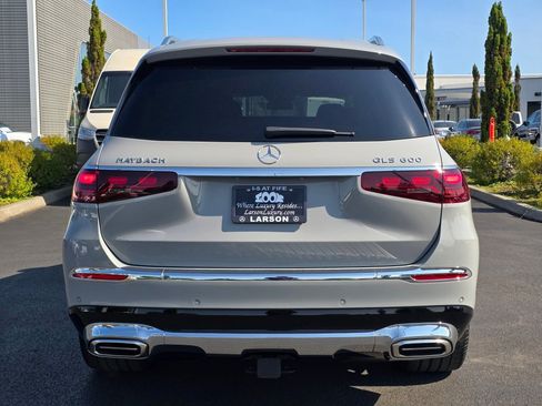 Used 2024 Mercedes-Benz Maybach GLS 600 4MATIC image 5