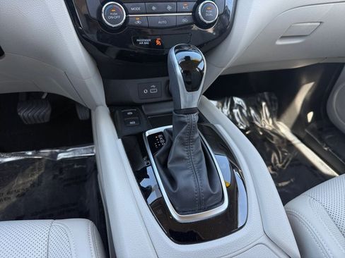 Certified 2022 Nissan Rogue Sport SL AWD/4WD image 13