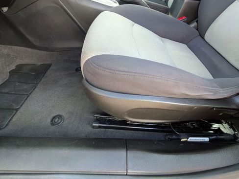 Used 2014 Chevrolet Cruze LS image 14