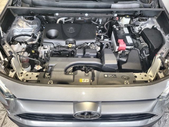Used 2024 Toyota RAV4 XLE FWD image 25