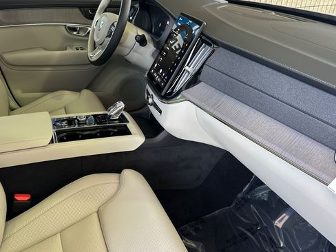 New 2026 Volvo XC90 T8 Ultra w/ Lounge Package AWD/4WD image 13