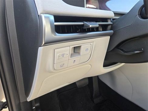 New 2026 Hyundai Tucson Limited image 17