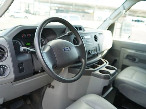 Used 2013 Ford E-150 and Econoline 150 RWD image 9
