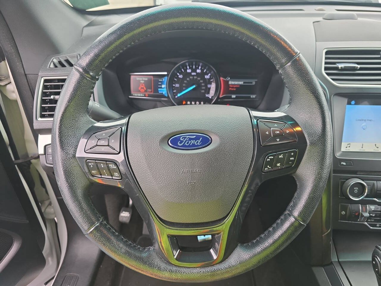 Used 2018 Ford Explorer XLT w/ Equipment Group 202A AWD/4WD image 10