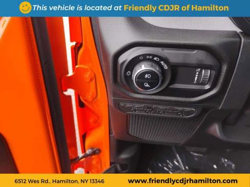 New 2025 Jeep Gladiator Sport image 15