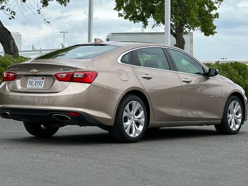 Used 2018 Chevrolet Malibu Premier w/ Driver Confidence Package image 4