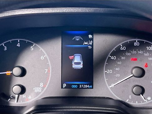 Used 2025 Toyota Corolla Cross L image 23