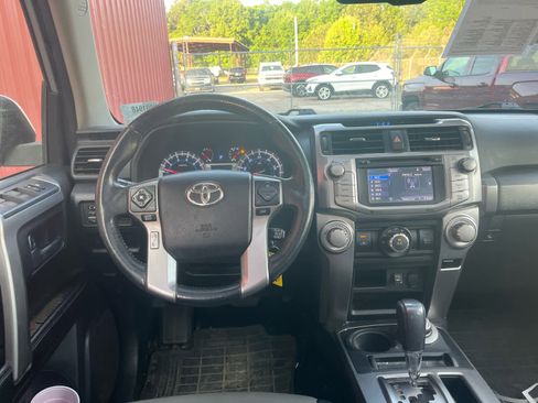 Used 2014 Toyota 4Runner SR5 Premium image 4