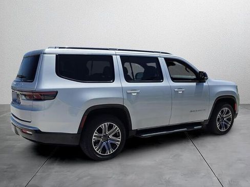 Used 2023 Jeep Wagoneer 4WD w/ Premium Group I image 5