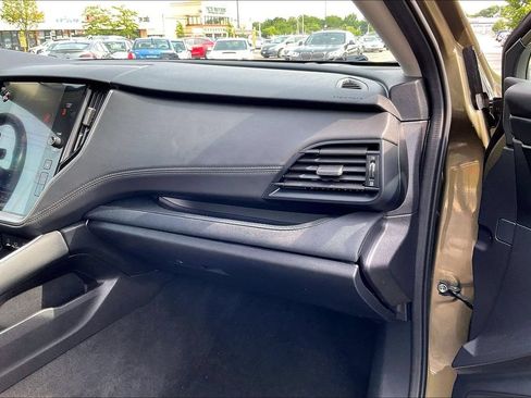 Used 2024 Subaru Outback Premium AWD/4WD image 19