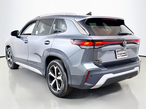 New 2026 Volkswagen Tiguan SE FWD image 3