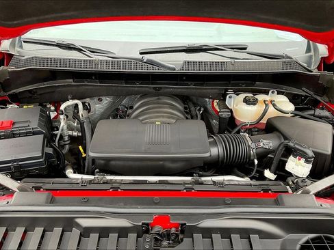 Used 2025 Chevrolet Silverado 1500 LT image 9