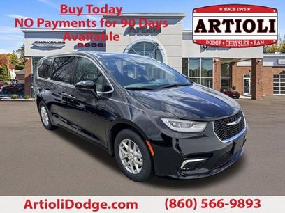 New 2026 Chrysler Pacifica Select