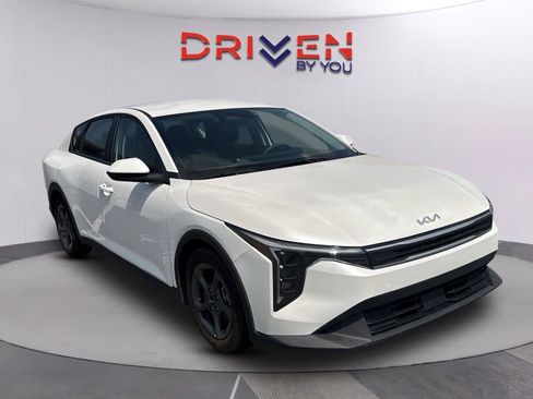 Used 2025 Kia K4 FWD image 1