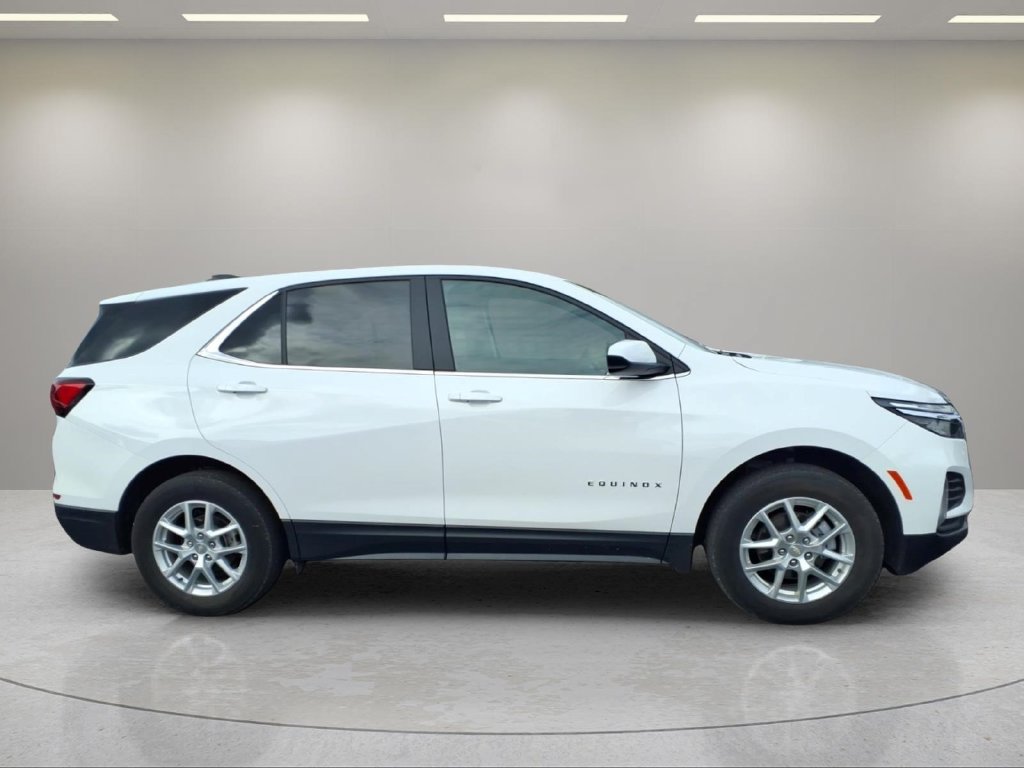 Used 2022 Chevrolet Equinox LT AWD/4WD image 2