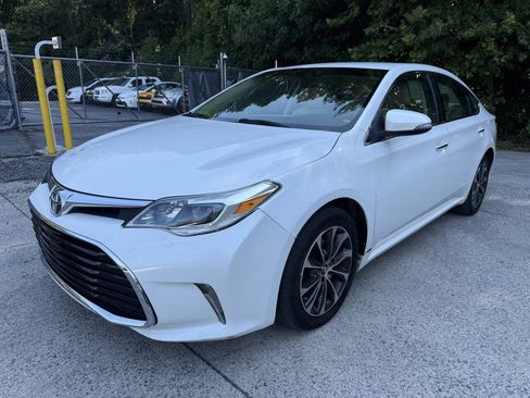 Used 2016 Toyota Avalon XLE FWD image 10