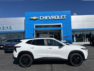 New 2025 Chevrolet Trax ACTIV w/ Driver Confidence Package image 1