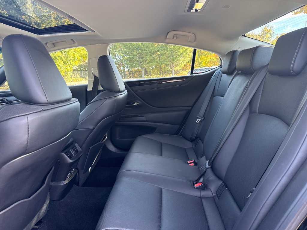 Used 2020 Lexus ES 350 w/ Premium Package FWD image 13