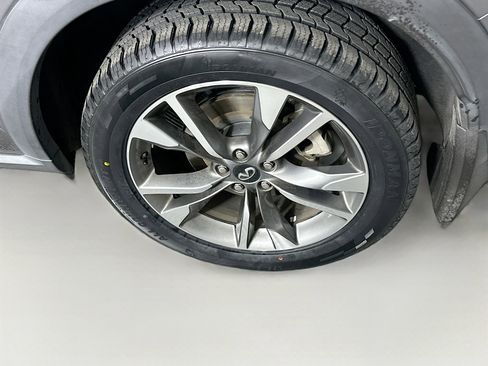Used 2023 INFINITI QX60 Luxe w/ Cargo Package FWD image 11