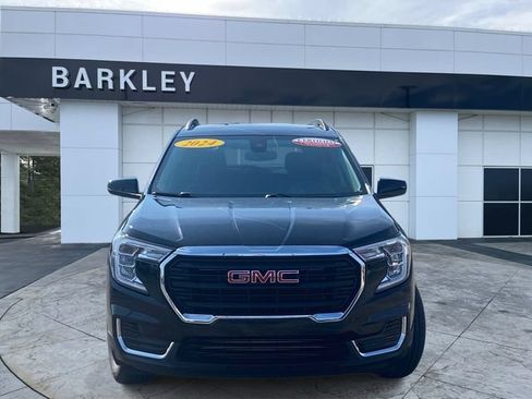 Certified 2024 GMC Terrain SLE w/ Driver Convenience Package FWD image 7