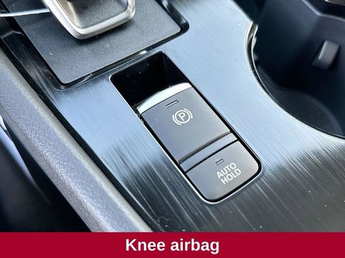 Used 2025 Nissan Rogue SV image 18