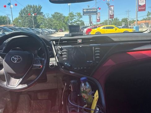 Used 2020 Toyota Camry XSE w/ Navigation Package FWD image 11