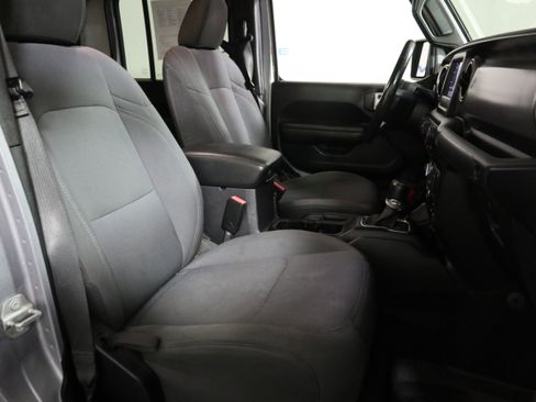 Used 2021 Jeep Gladiator Sport image 20