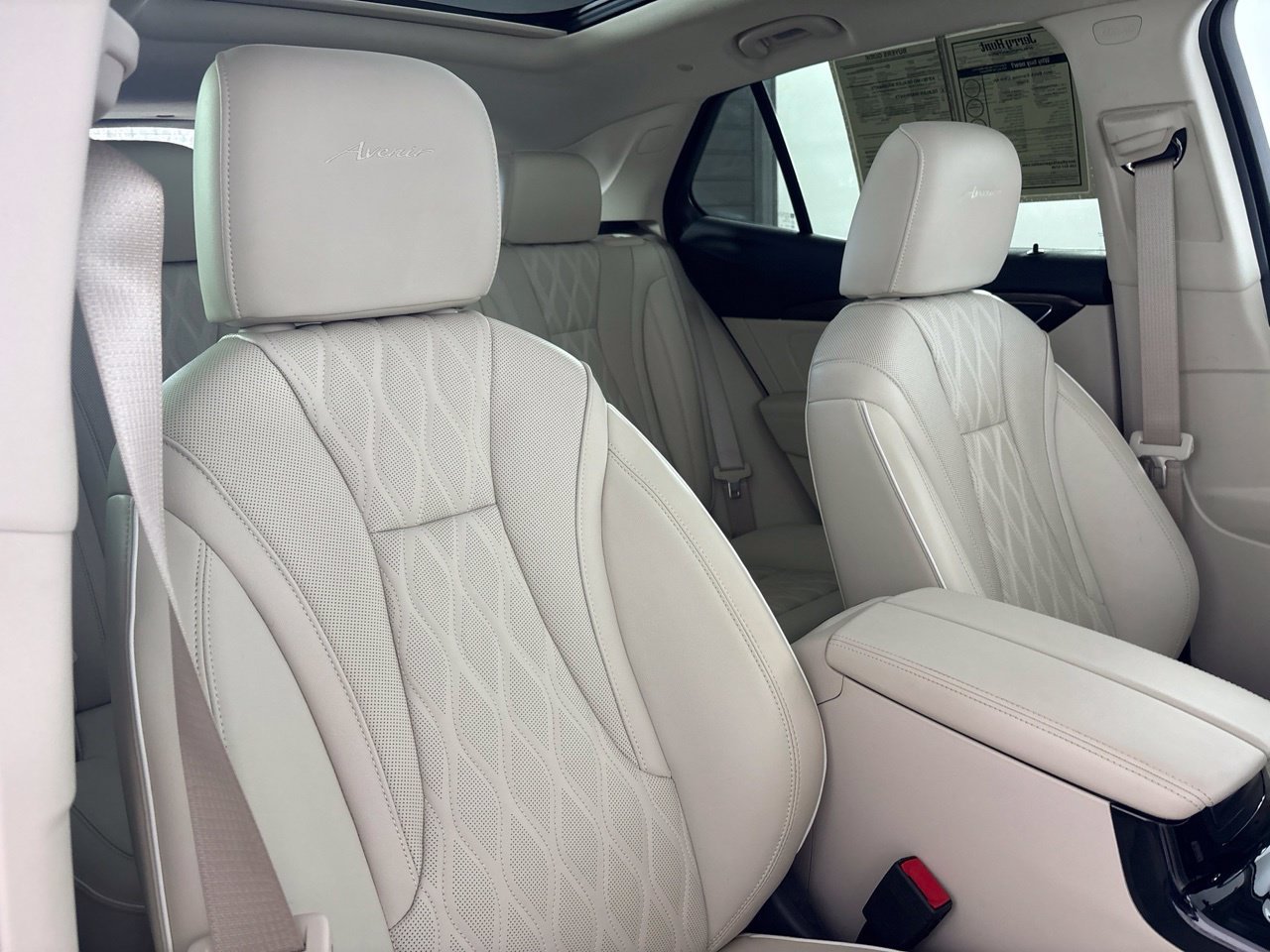 Used 2021 Buick Envision Avenir w/ Technology Package II AWD/4WD image 31