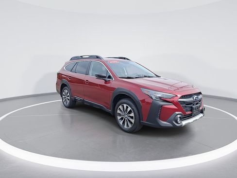Used 2025 Subaru Outback Limited AWD/4WD image 2