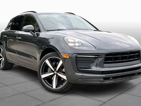 Used 2022 Porsche Macan image 2