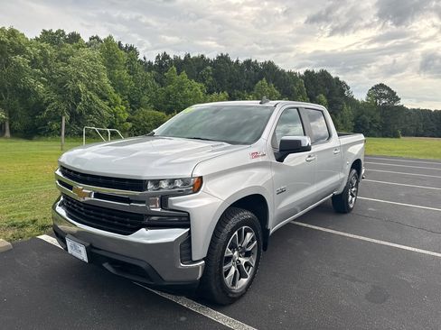 Used 2020 Chevrolet Silverado 1500 LT w/ Texas Edition image 26